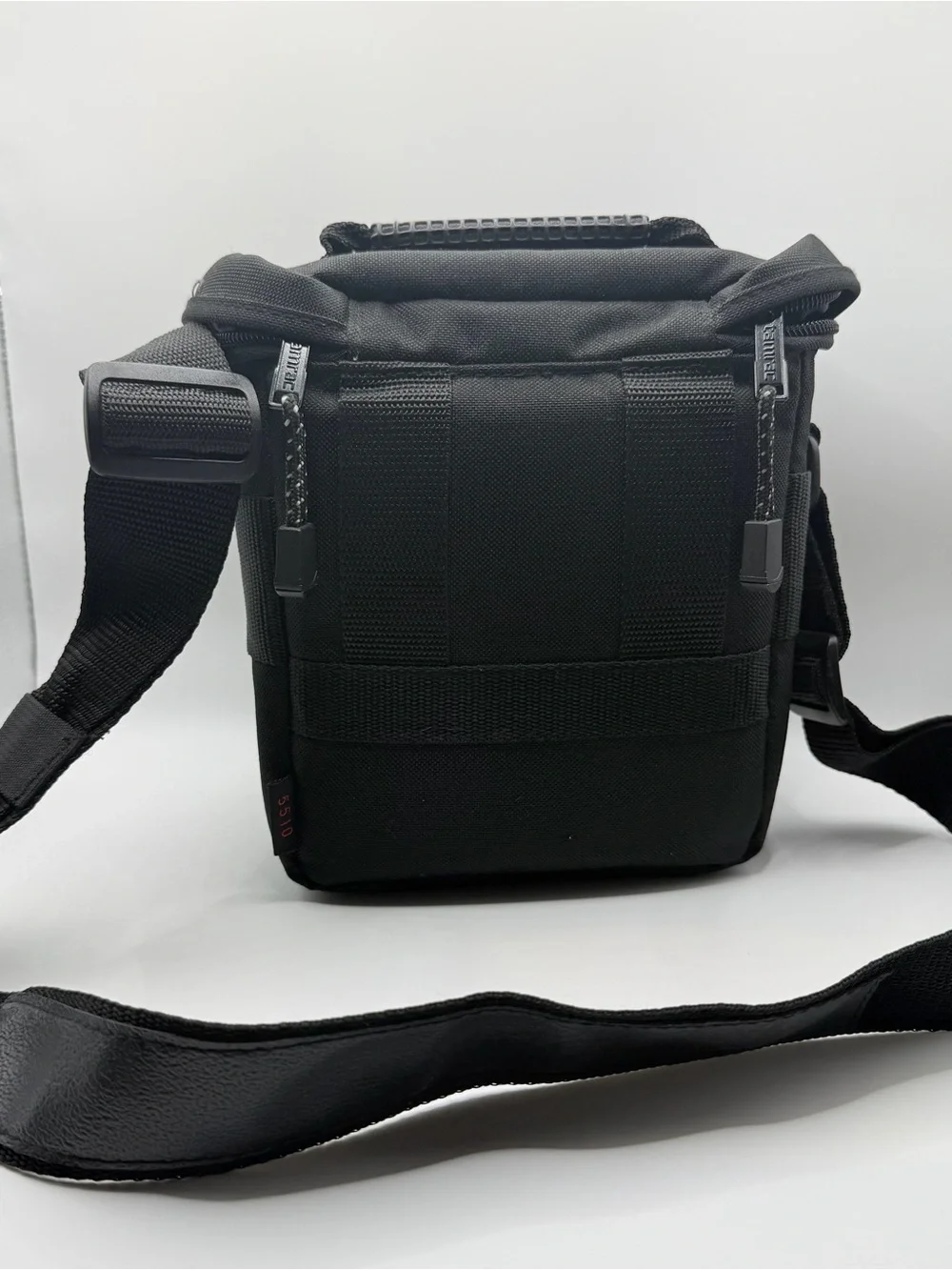 Tamrac Black Compact Camera Shoulder Bag with Padded Interior 5510